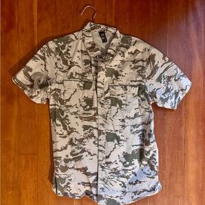 Mountain Hardwear Camouflage Casual Button Down Shirt